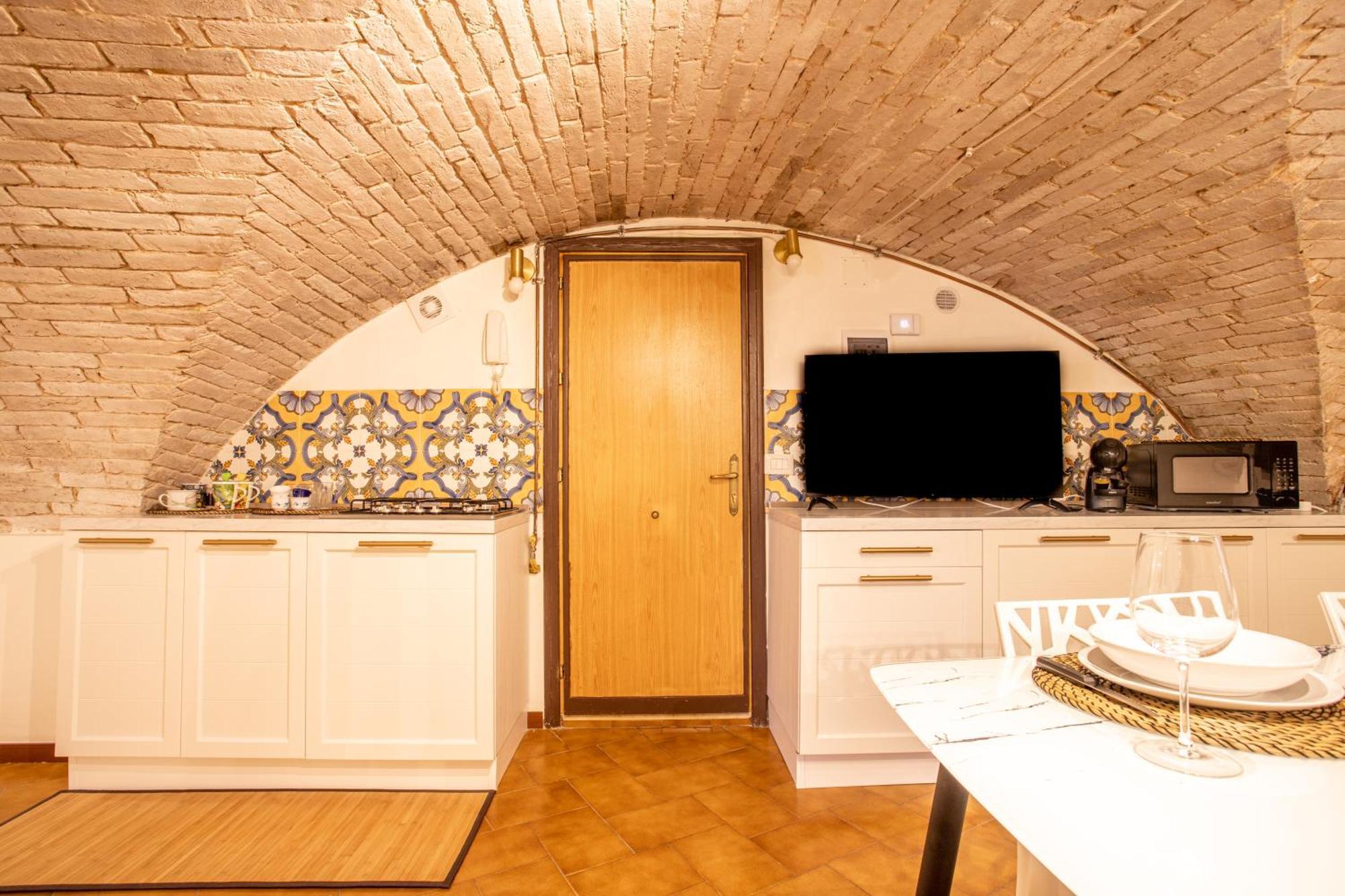 Suite N4 - Loft Caratteristico Nel Centro Storico بيرودجا المظهر الخارجي الصورة